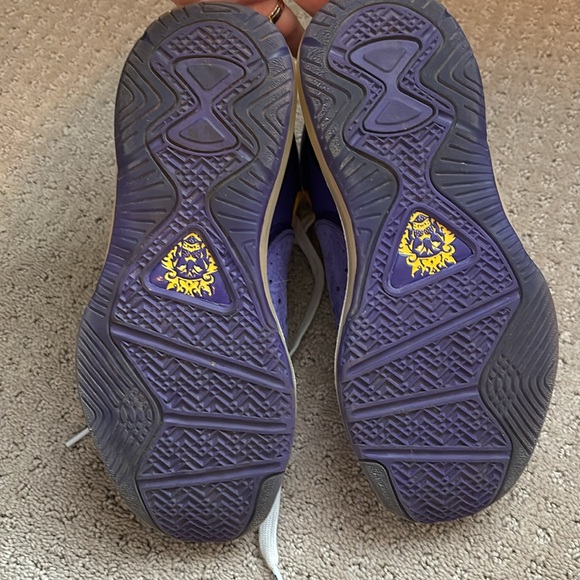 Nike Lebron VIII GS Lakers CT5115-500 - Court Purple / Gold - Sz 5Y - Picture 7 of 8